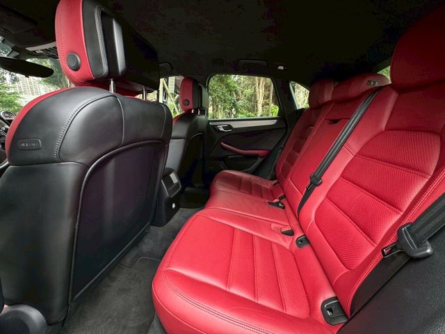 PORSCHE保時捷 MACAN TURBO  第8張相片