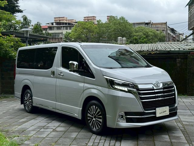 TOYOTA豐田 GRANVIA  第1張相片