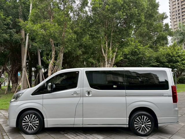 TOYOTA豐田 GRANVIA  第5張相片