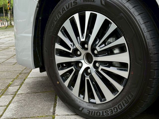 TOYOTA豐田 GRANVIA  第6張相片