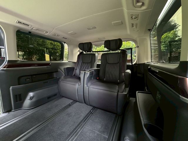 TOYOTA豐田 GRANVIA  第10張相片