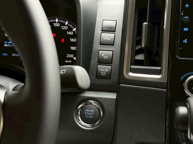 TOYOTA豐田 GRANVIA  第15張相片