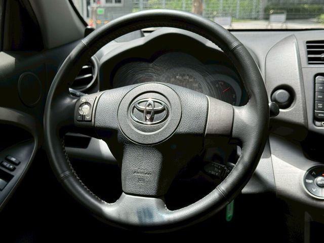 TOYOTA豐田 RAV4  第8張相片