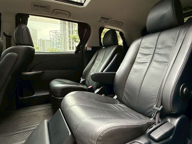 TOYOTA豐田 PREVIA  第10張相片
