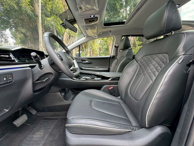 HYUNDAI現代 CUSTIN  第10張相片