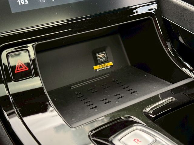 HYUNDAI現代 CUSTIN  第18張相片
