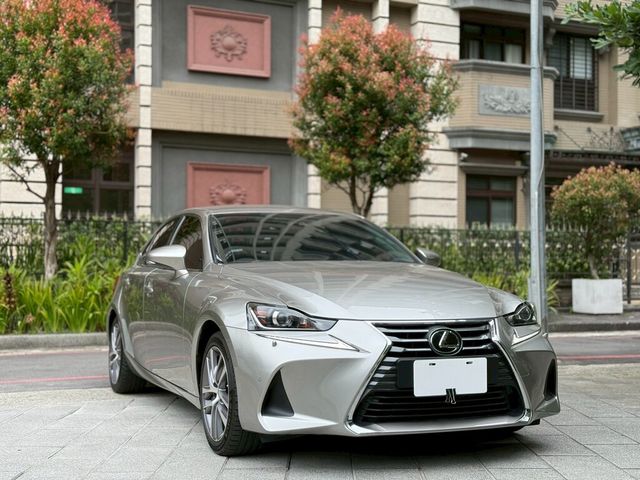 LEXUS凌志 IS200T  第1張相片