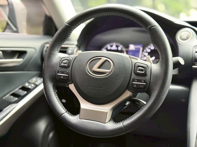 LEXUS凌志 IS200T  第8張相片