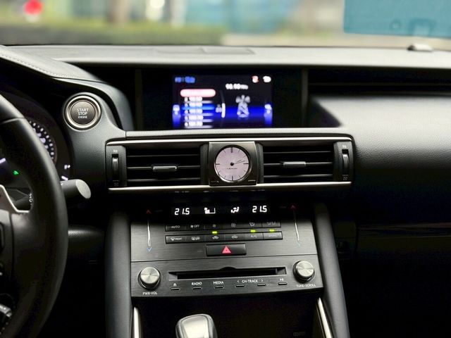 LEXUS凌志 IS200T  第13張相片