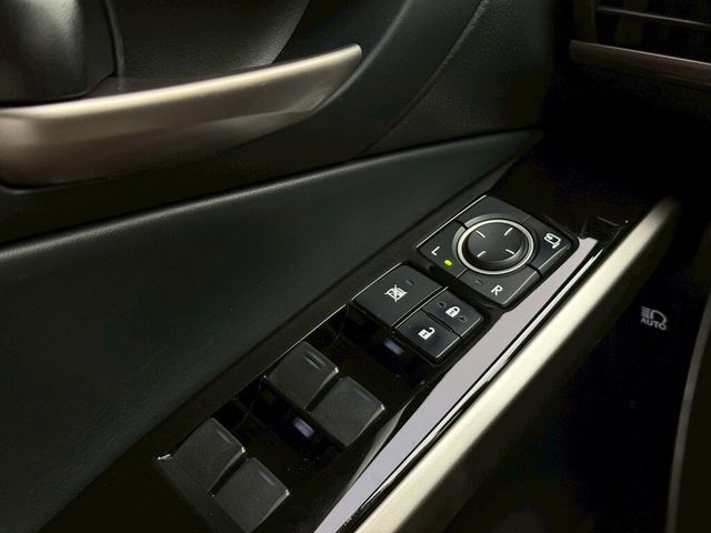 LEXUS凌志 IS200T  第14張相片