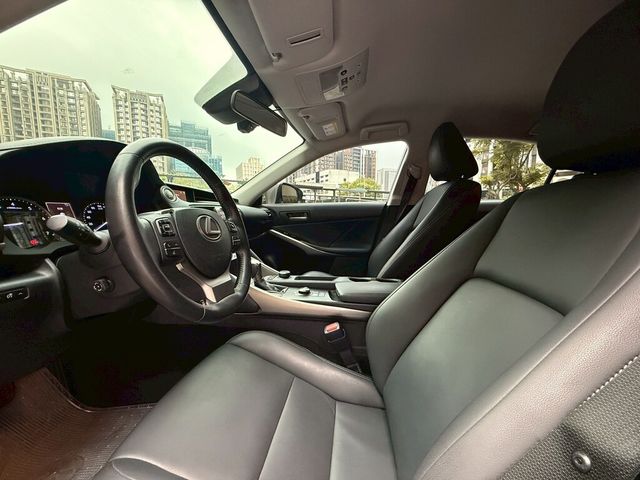 LEXUS凌志 IS200T  第15張相片