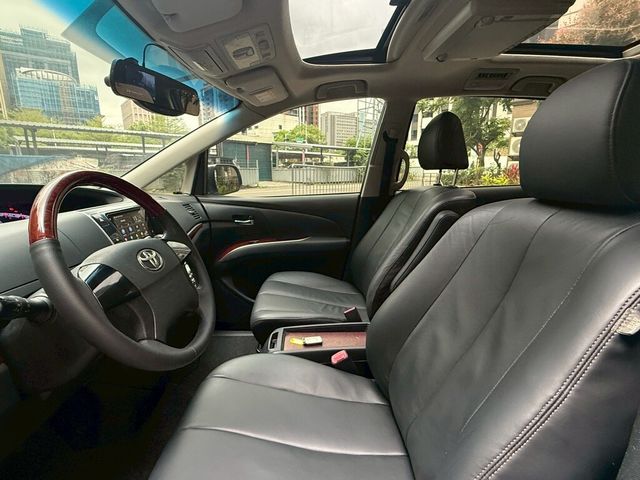 TOYOTA豐田 PREVIA  第14張相片