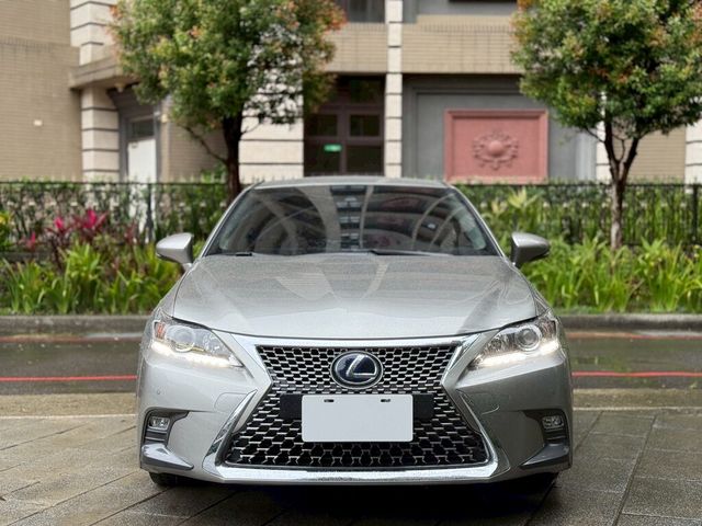 LEXUS凌志 CT200H  第5張相片