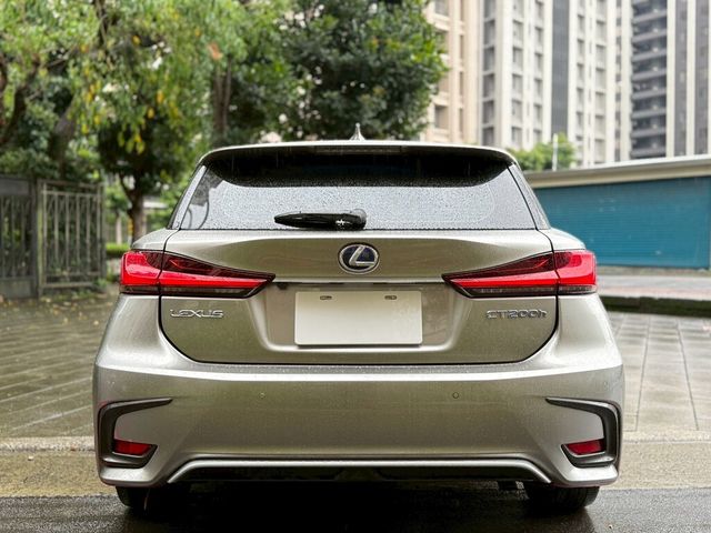 LEXUS凌志 CT200H  第6張相片