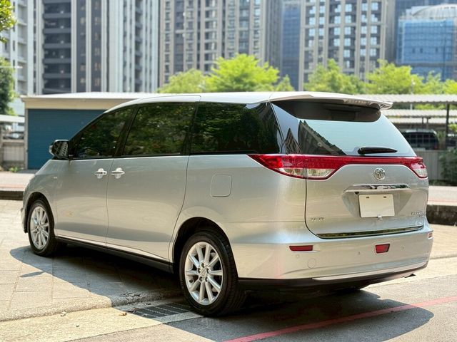 TOYOTA豐田 PREVIA  第2張相片