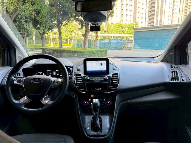 FORD福特 TOURNEO CONNECT  第8張相片