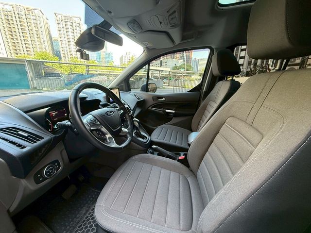 FORD福特 TOURNEO CONNECT  第13張相片