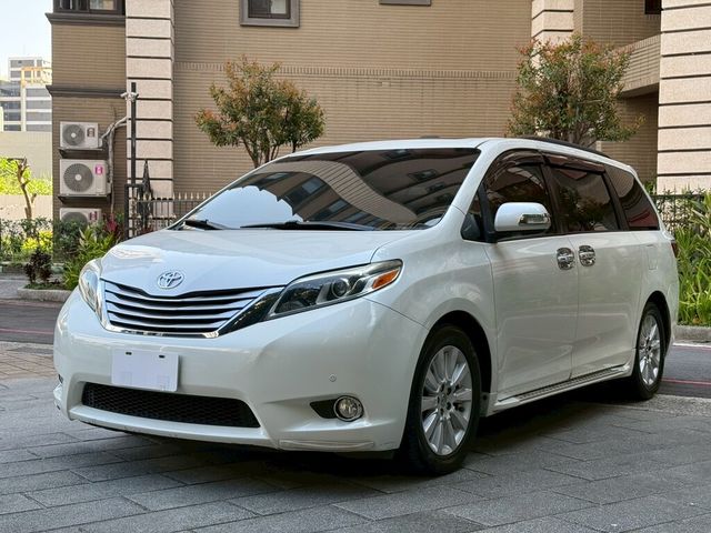 TOYOTA豐田 SIENNA  第1張相片