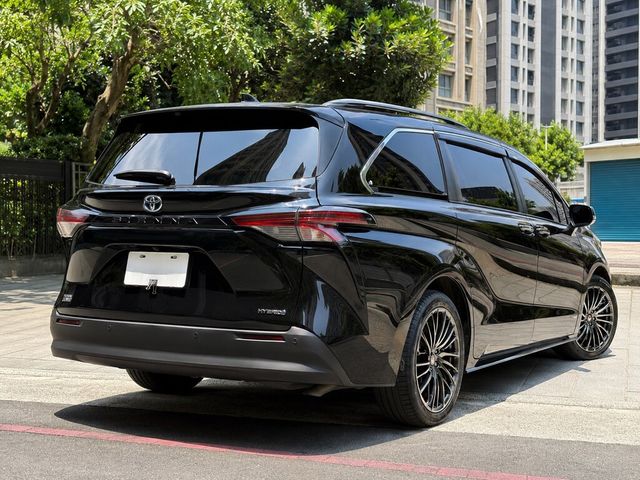 TOYOTA豐田 SIENNA  第2張相片