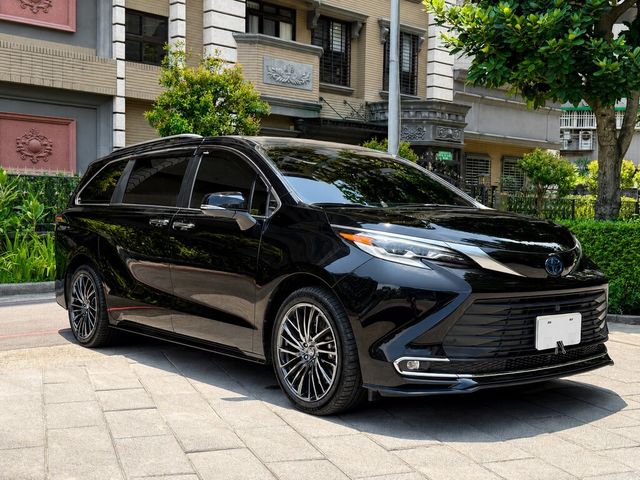 TOYOTA豐田 SIENNA  第3張相片