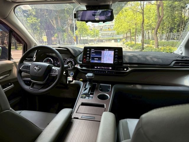 TOYOTA豐田 SIENNA  第8張相片