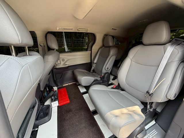 TOYOTA豐田 SIENNA  第16張相片