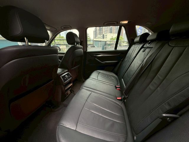 BMW寶馬 X5 XDRIVE25D  第14張相片