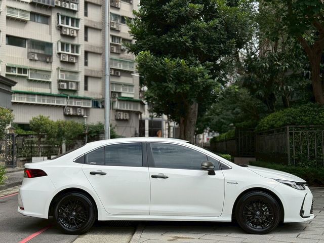 TOYOTA豐田 COROLLA ALTIS HYBRID  第5張相片