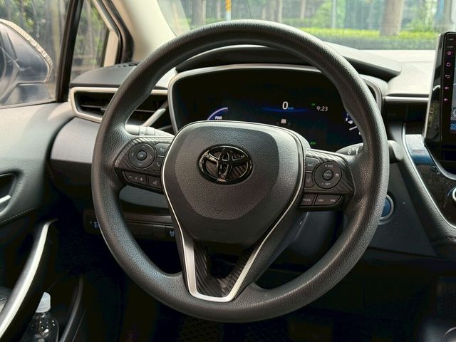 TOYOTA豐田 COROLLA ALTIS HYBRID  第9張相片
