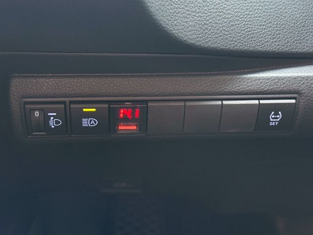 TOYOTA豐田 COROLLA ALTIS HYBRID  第14張相片
