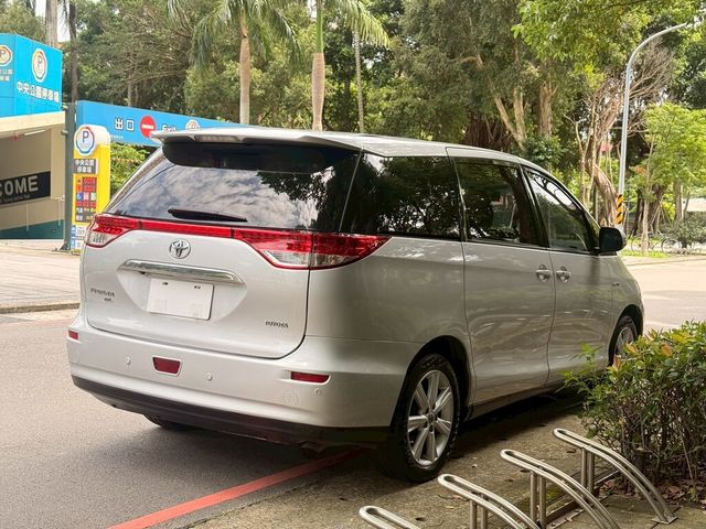 TOYOTA豐田 PREVIA  第2張相片