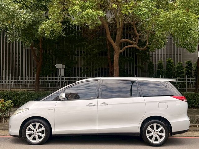 TOYOTA豐田 PREVIA  第6張相片