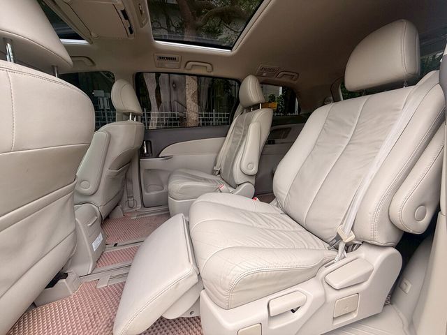 TOYOTA豐田 PREVIA  第9張相片
