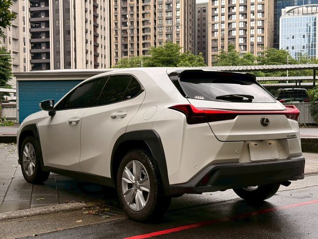 LEXUS凌志 UX300H  第2張相片