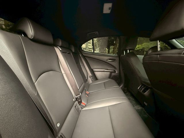 LEXUS凌志 UX300H  第14張相片