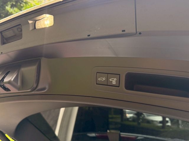 LEXUS凌志 UX300H  第17張相片