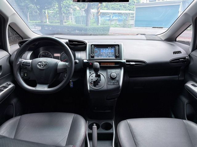 TOYOTA豐田 WISH  第8張相片
