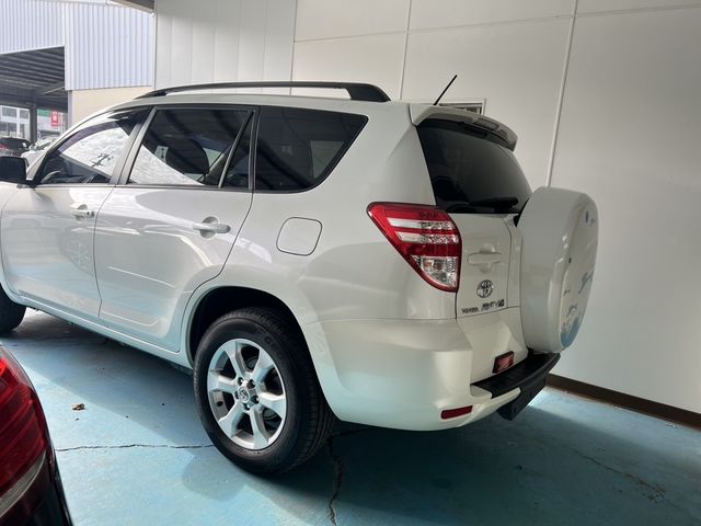 TOYOTA豐田 RAV4  第2張相片