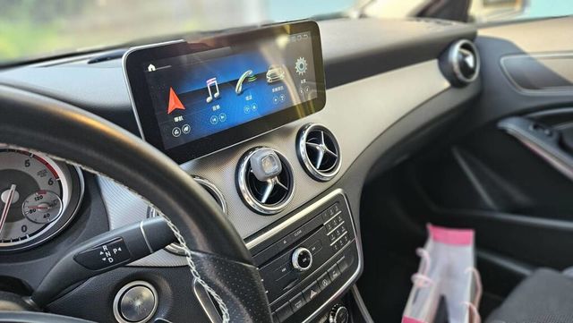 M-BENZ賓士 GLA200  第4張相片