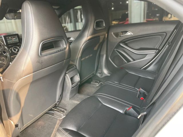 M-BENZ賓士 CLA250  第6張相片