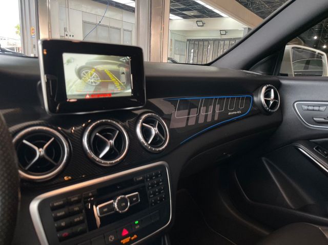M-BENZ賓士 CLA250  第10張相片