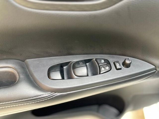NISSAN日產 TIIDA  第15張相片