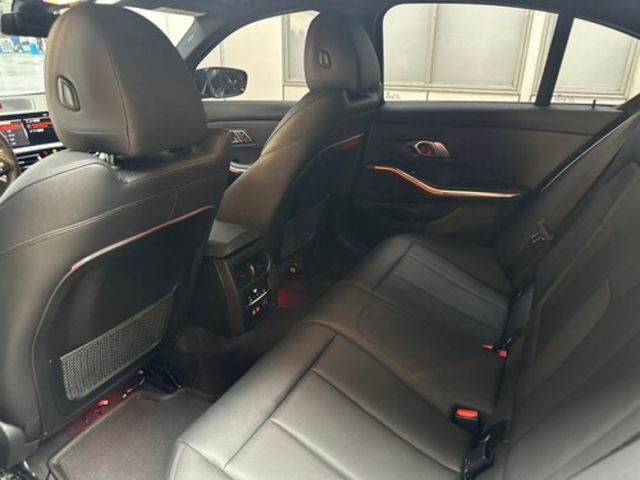 BMW寶馬 330I M SPORT  第10張相片