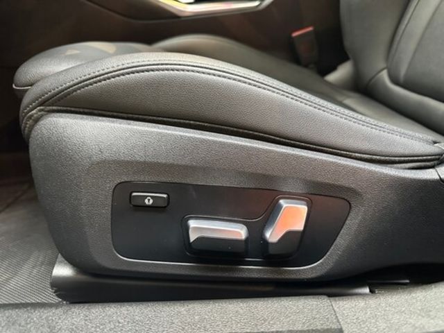 BMW寶馬 330I M SPORT  第18張相片