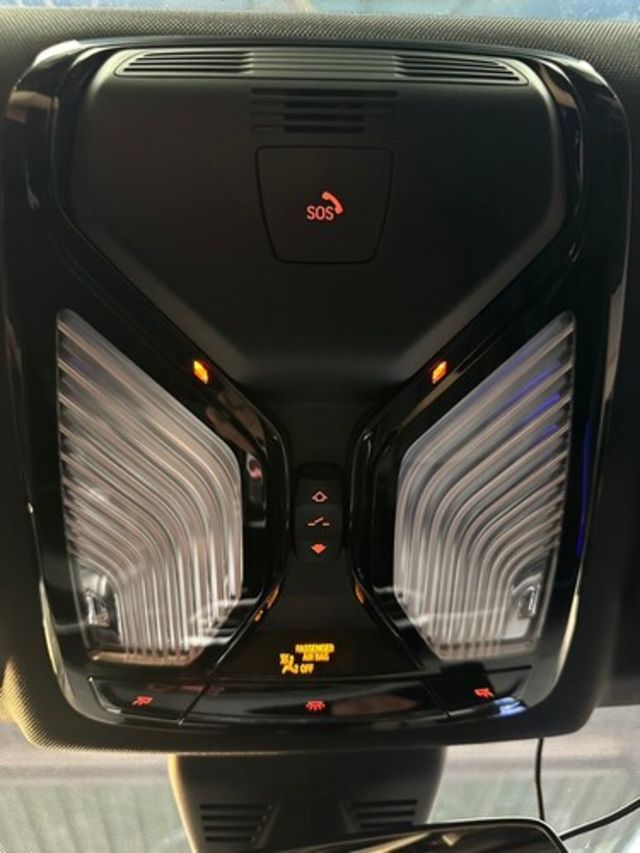 BMW寶馬 330I M SPORT  第20張相片
