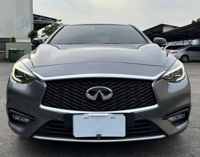 INFINITI無限 Q30  第2張相片