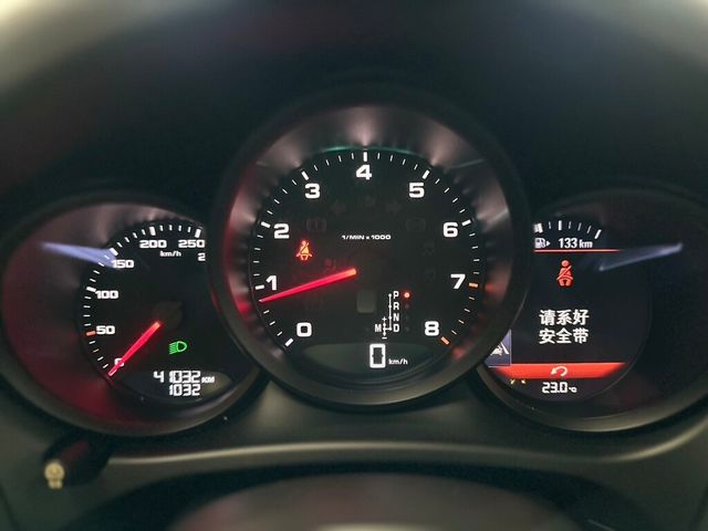 PORSCHE保時捷 MACAN  第7張相片