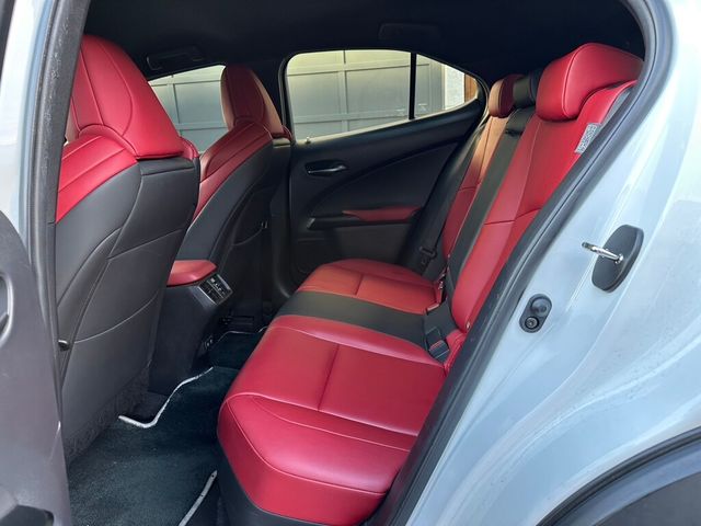 LEXUS凌志 UX200  第8張相片