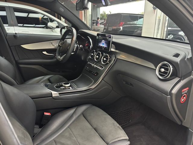 M-BENZ賓士 GLC300 AMG COUPE  第9張相片