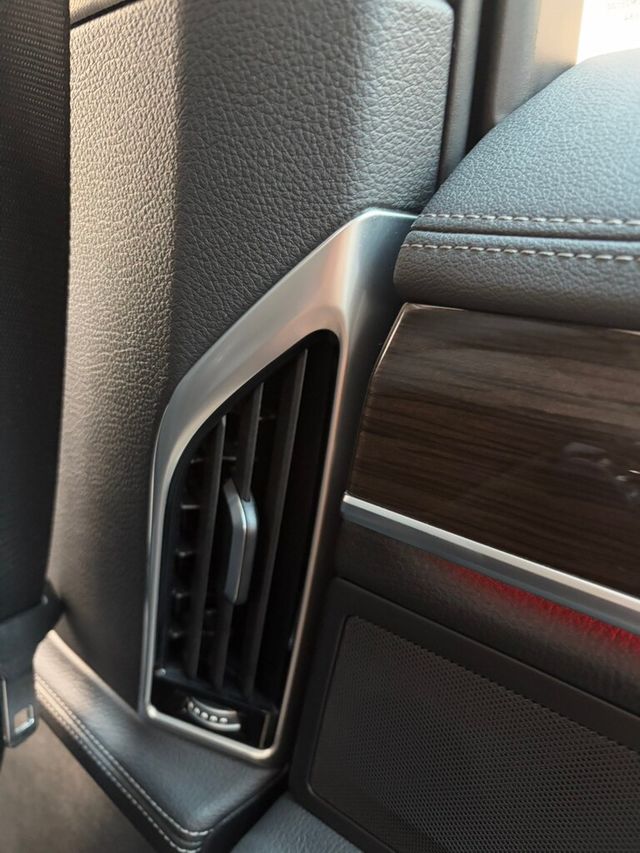 BMW寶馬 730LI  第8張相片